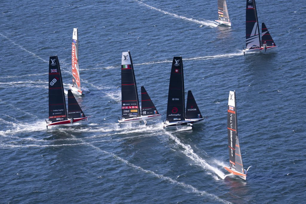 Flotta degli AC40 durante la Preliminary Regatta di Napoli 2026