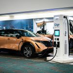 Quanto costa viaggiare con un’auto elettrica? Prezzi, ricariche e consumi